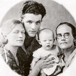1936 Uzbekistan, Urgench city. From left to right: the parents of the future artist Irma and Evgeniy, little Anna and her grandmother Anna Martens. This is the only photo where the girl is next to her natural father. Photo: Personal archive of Ivan Ilyichev 