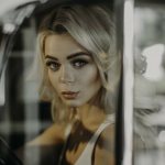 'Алина Гросу - эффектная блондинка, в которой трудно узнать четырехлетнюю кучерявую "пчелку"'