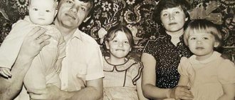 Anna Churina as a child with her family