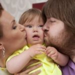 Эвелина Бледанс с мужем и сыном