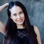 Илана родилась в городке Фрунзе (Бишкек), Киргизия