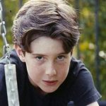 Маленький Адам Левин