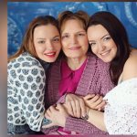 Marina Orlova with her mother and sister