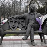 Памятник Анатолию Папанову в Вязьме